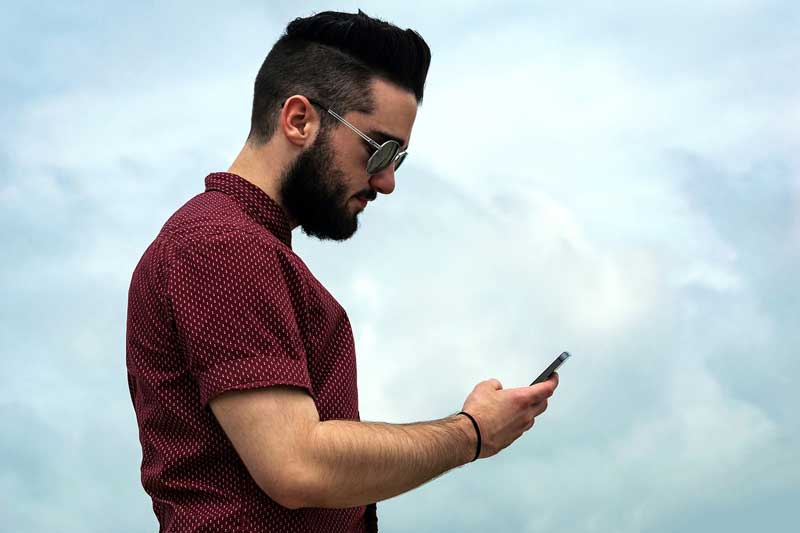 Texting Habits Of A Guy Who Doesn't Like You